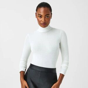 SPANX  Large Better Base Long Sleve in Powder